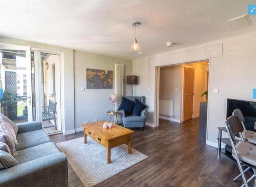 12/11 East Pilton Farm Avenue, Edinburgh, EH5 2GB