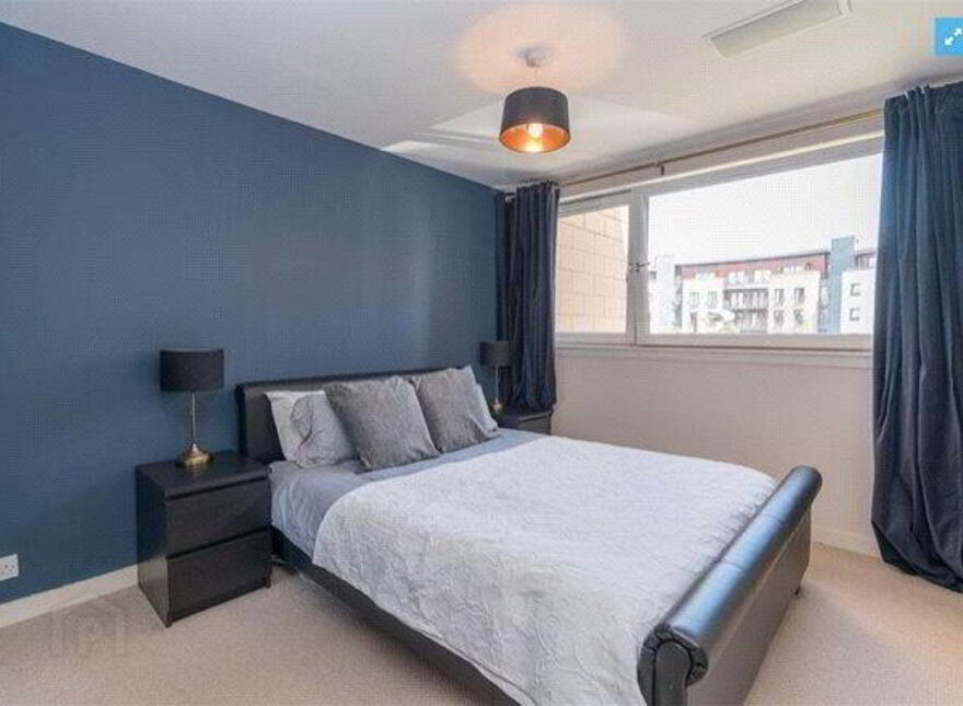 12/11 East Pilton Farm Avenue, Edinburgh, EH5 2GB