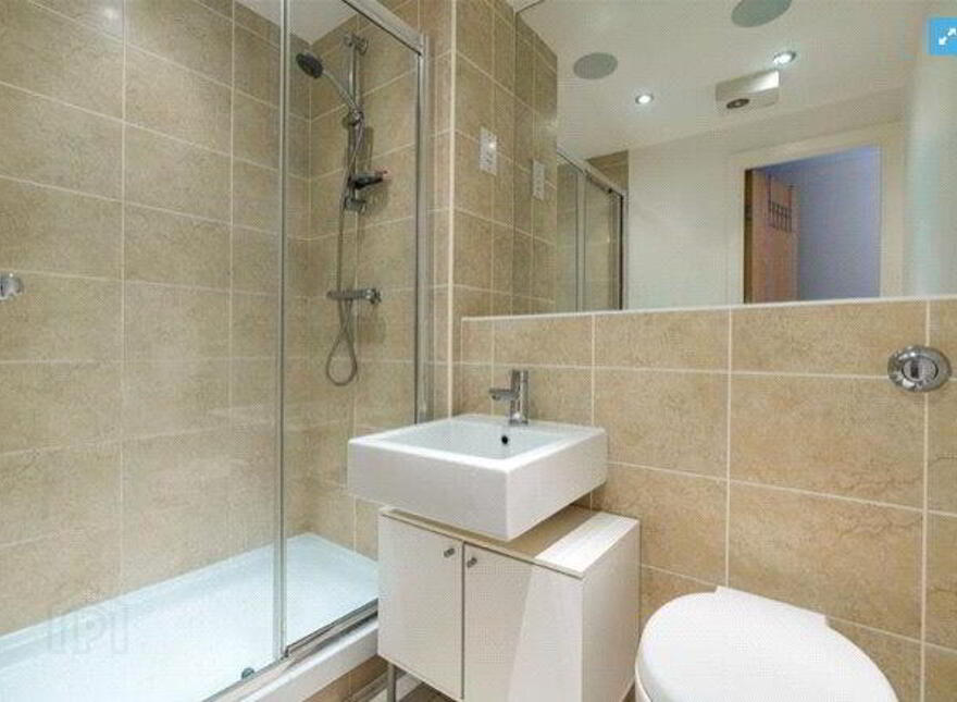 12/11 East Pilton Farm Avenue, Edinburgh, EH5 2GB