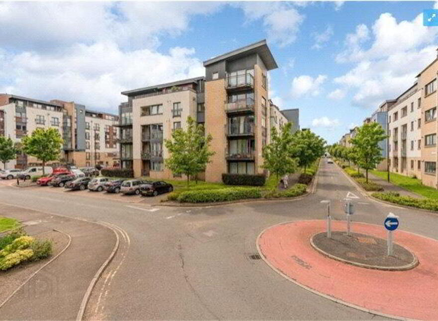 12/11 East Pilton Farm Avenue, Edinburgh, EH5 2GB