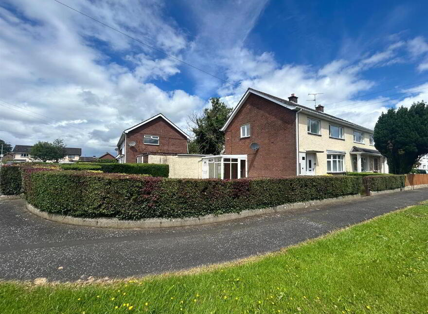 14 Parkmore Drive, Strathfoyle, Derry, BT47 6XA