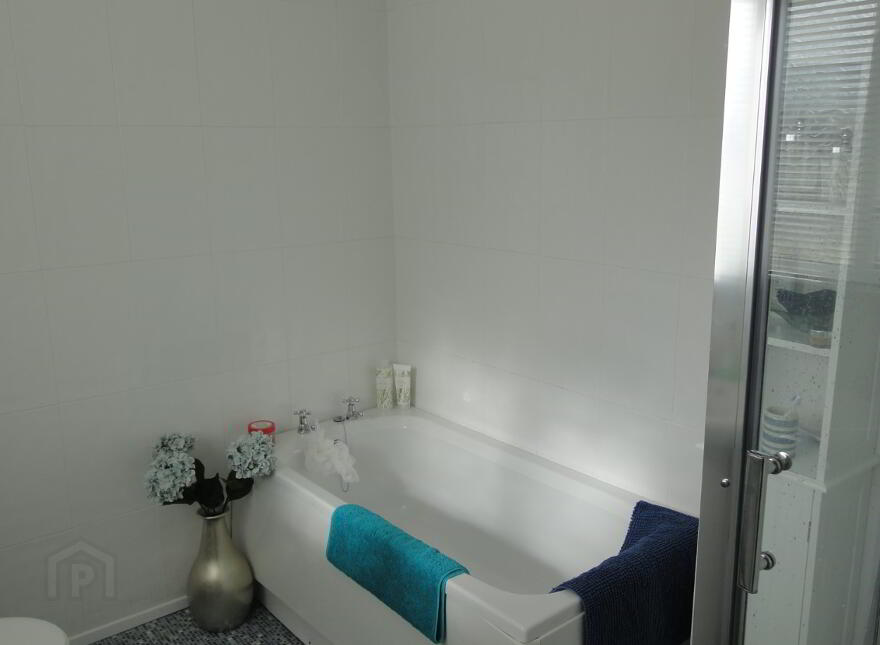 Benvarden Avenue, Waterside, L'Derry, BT47 2AS