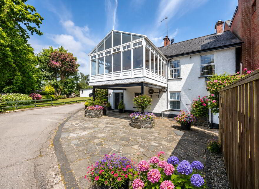 24A Lisburn Street, Royal Hillsborough, BT26 6AB