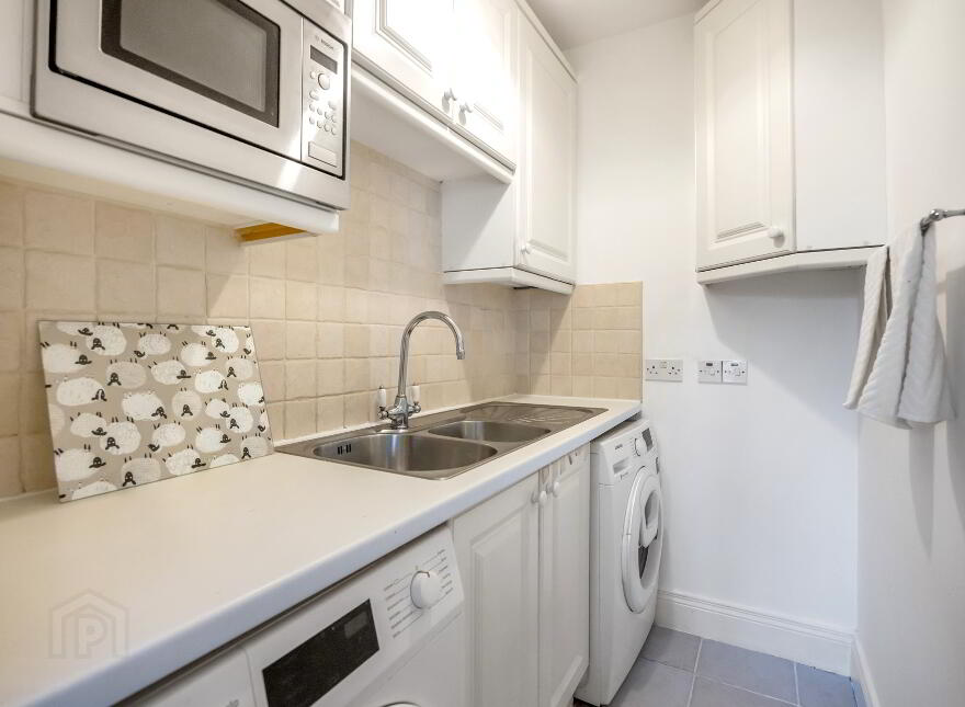 24A Lisburn Street, Royal Hillsborough, BT26 6AB