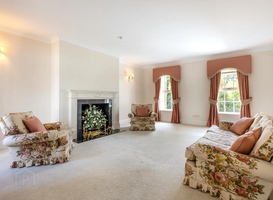 24A Lisburn Street, Royal Hillsborough, BT26 6AB