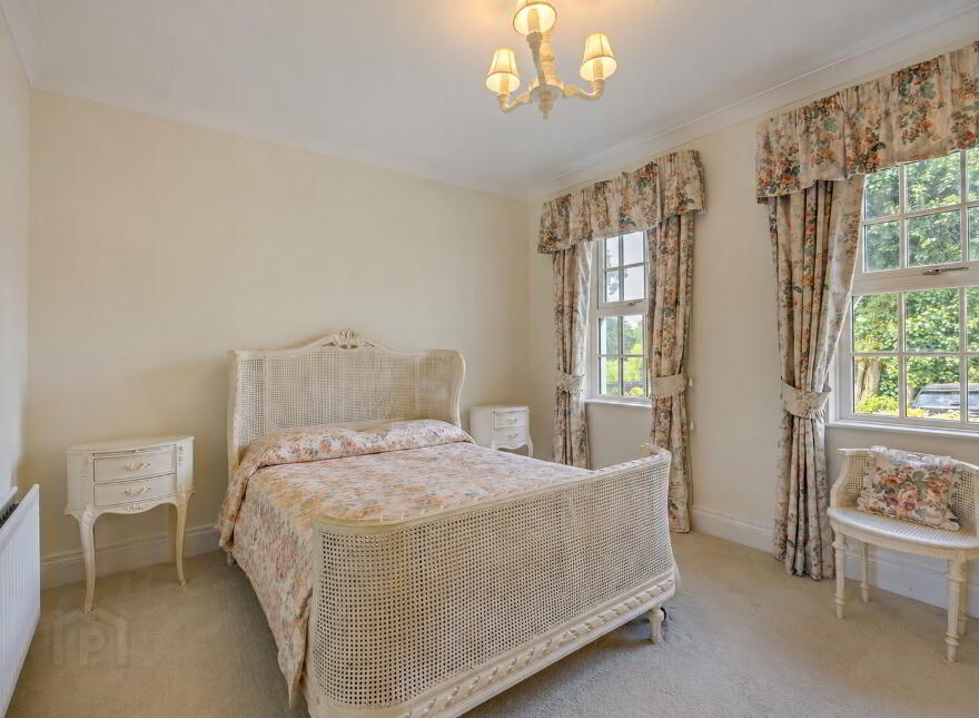 24A Lisburn Street, Royal Hillsborough, BT26 6AB