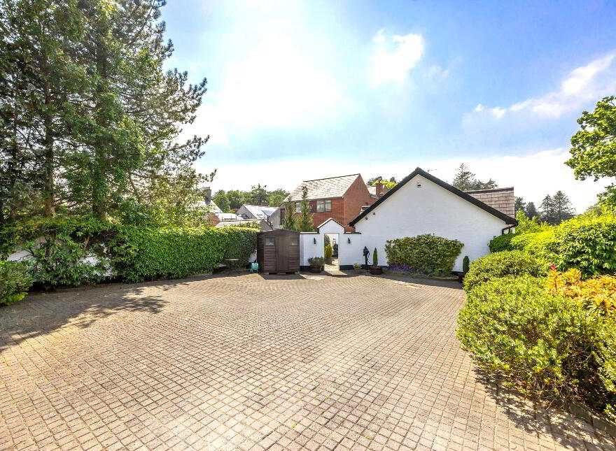 24A Lisburn Street, Royal Hillsborough, BT26 6AB