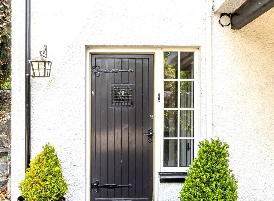 24A Lisburn Street, Royal Hillsborough, BT26 6AB