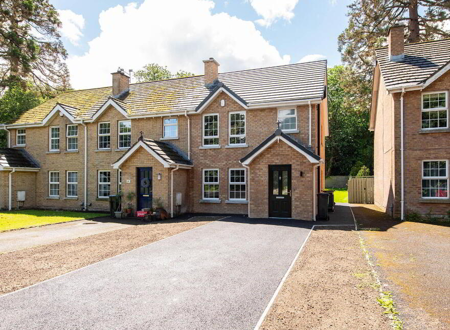 8 Glenavna Manor, Jordanstown, Newtownabbey, BT37 0HW
