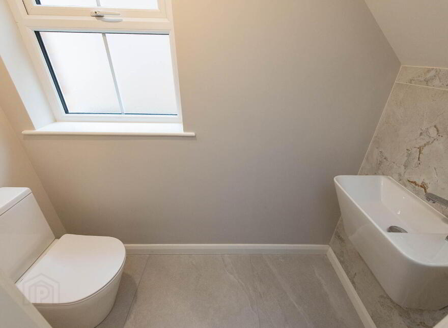 8 Glenavna Manor, Jordanstown, Newtownabbey, BT37 0HW