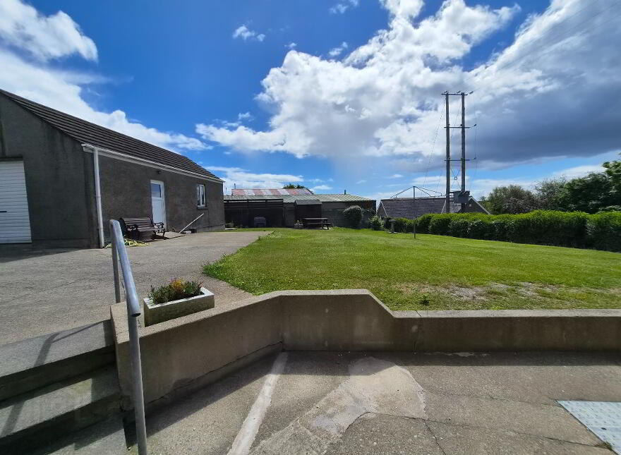 Bridge House, 3 Ballymartin Village, Ballymartin, BT34 4PA