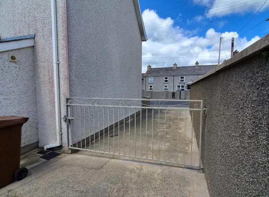 Bridge House, 3 Ballymartin Village, Ballymartin, BT34 4PA