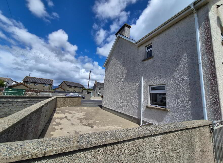 Bridge House, 3 Ballymartin Village, Ballymartin, BT34 4PA