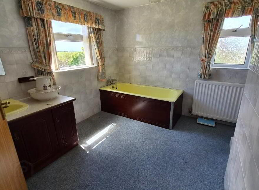 Bridge House, 3 Ballymartin Village, Ballymartin, BT34 4PA