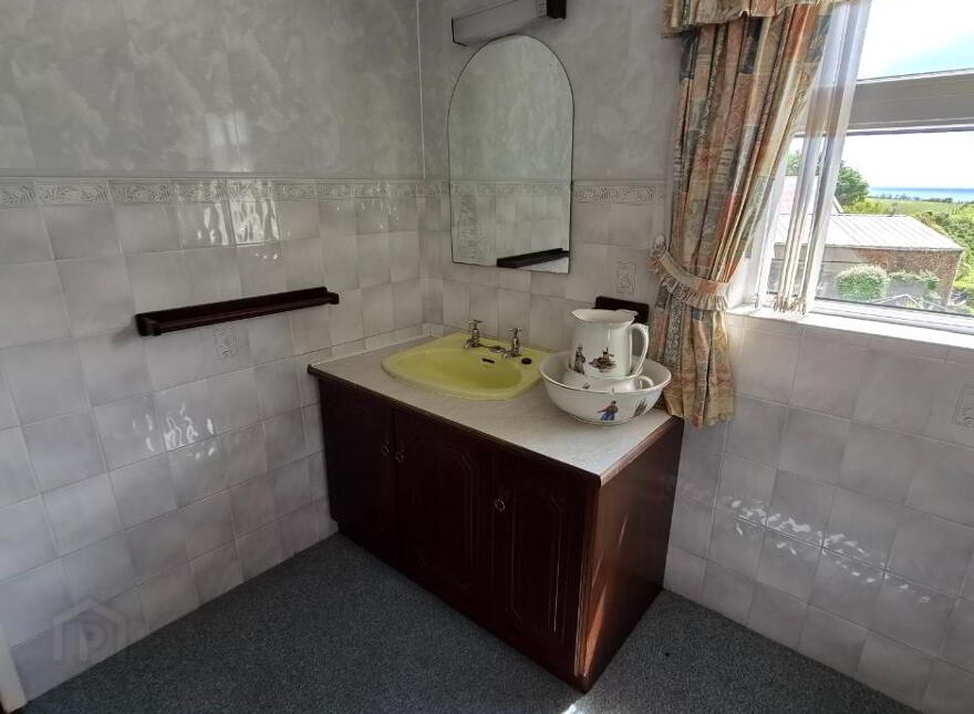 Bridge House, 3 Ballymartin Village, Ballymartin, BT34 4PA