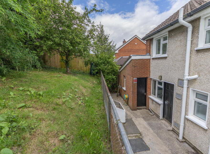 8 Carnagat Park, Newry, BT35 8QD