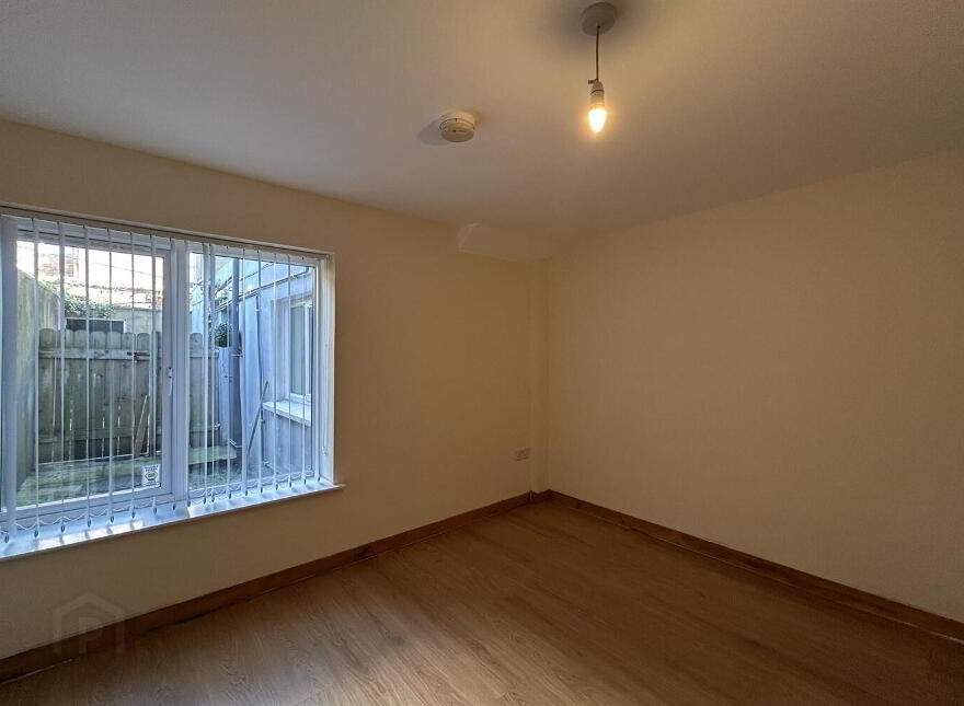 Flat 1, 15 Kinnaird Terrace, Belfast, BT14 6BN