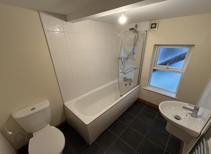 Flat 1, 15 Kinnaird Terrace, Belfast, BT14 6BN
