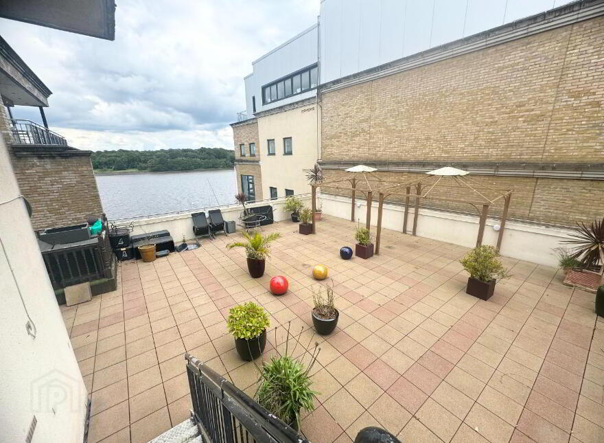 501 College View, Strand Road, Derry, BT48 7NR