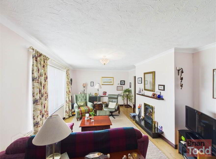 Cairnbeg Crescent, Larne, BT40 1UH