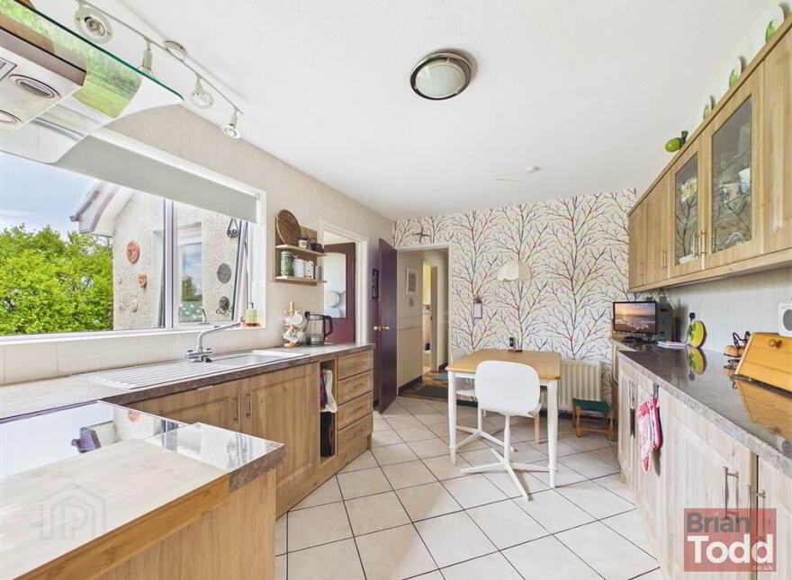 Cairnbeg Crescent, Larne, BT40 1UH