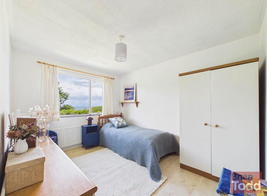 Cairnbeg Crescent, Larne, BT40 1UH