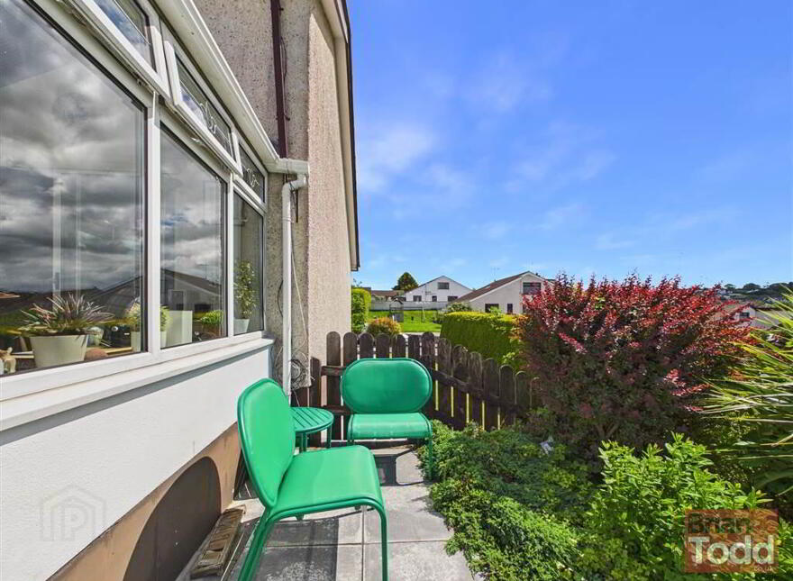 Cairnbeg Crescent, Larne, BT40 1UH