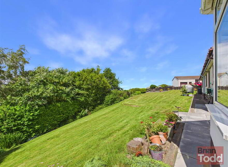Cairnbeg Crescent, Larne, BT40 1UH