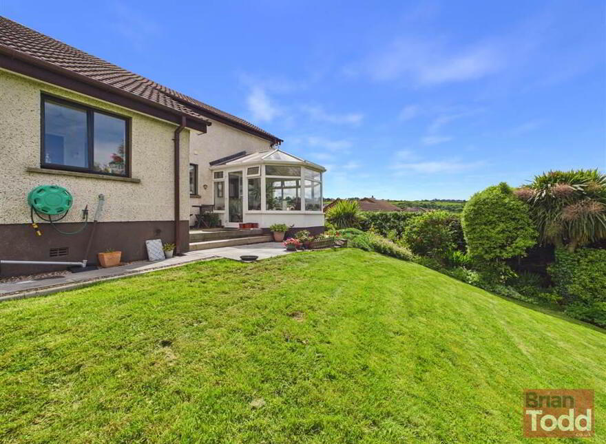 Cairnbeg Crescent, Larne, BT40 1UH
