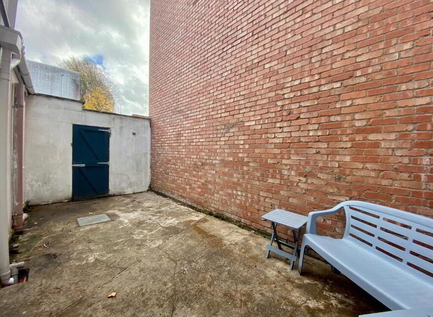 18 Wellington Park Avenue, Belfast, BT9 6DT