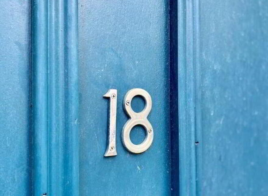 18 Wellington Park Avenue, Belfast, BT9 6DT