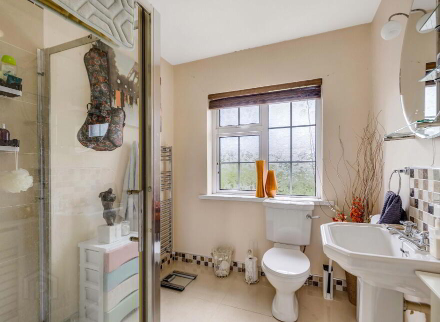 Shanroe, Scotstown, H18R962