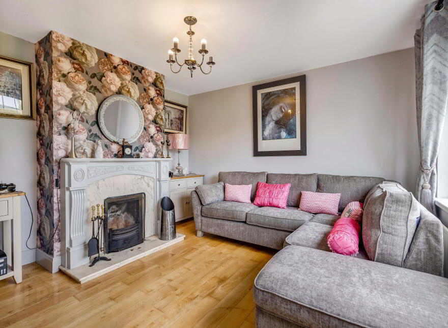 Shanroe, Scotstown, H18R962
