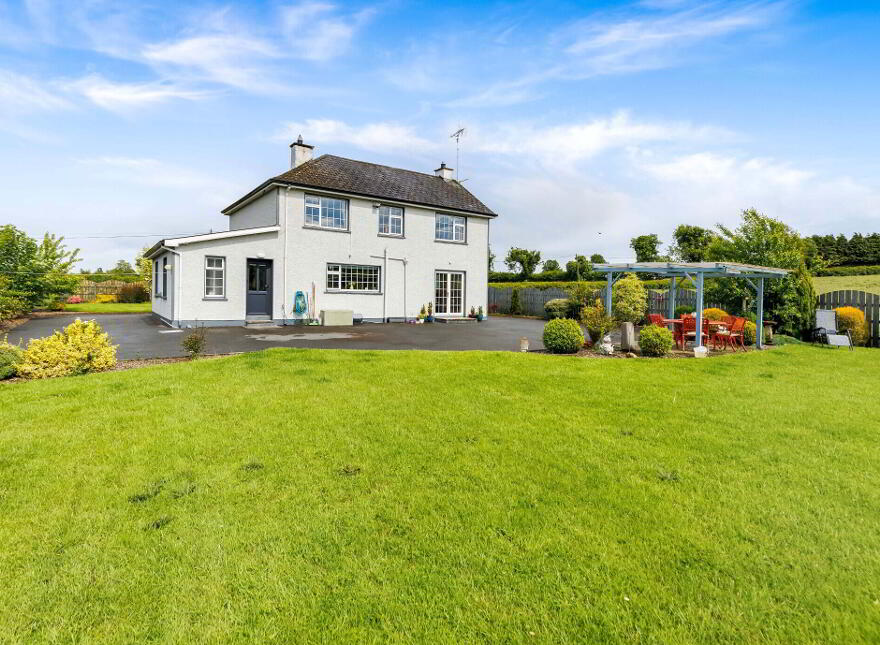 Shanroe, Scotstown, H18R962