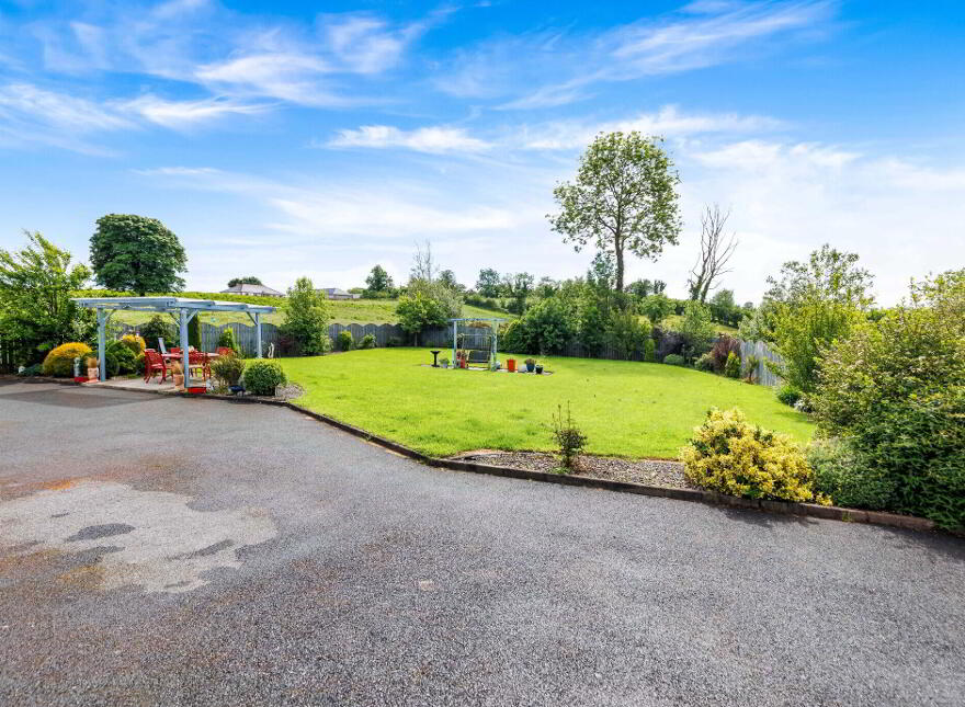 Shanroe, Scotstown, H18R962