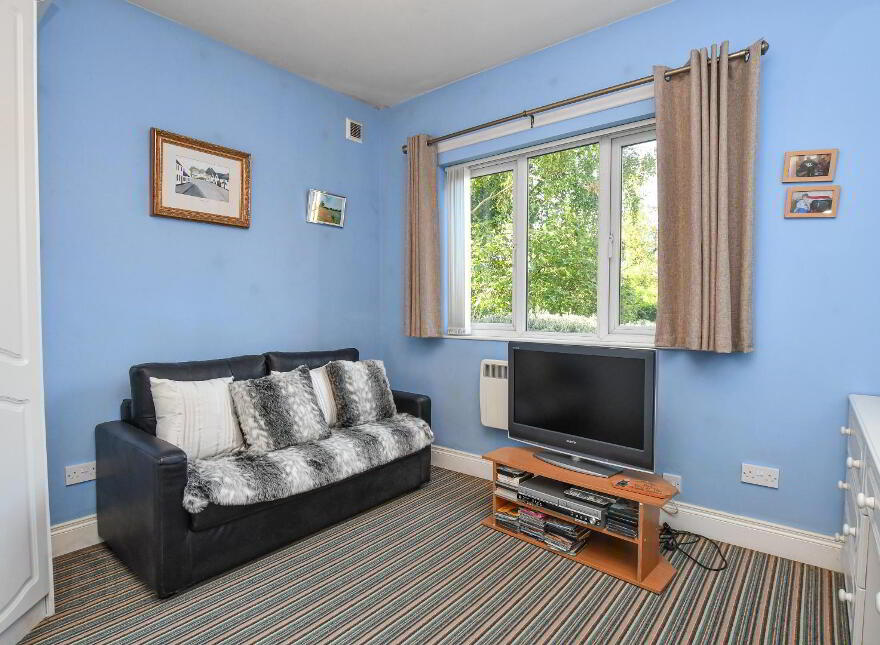 8 Roseville Apartments, Bangor, BT19 1DZ