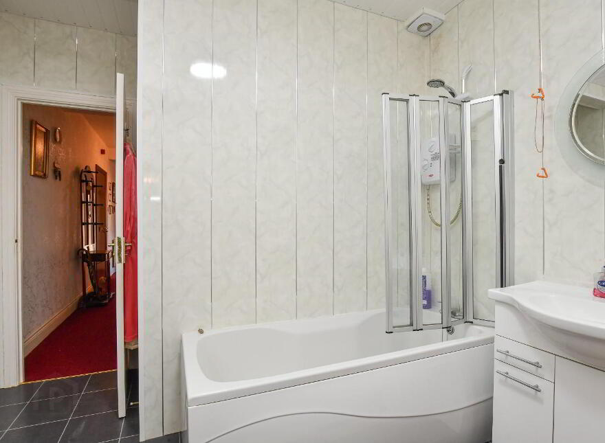 8 Roseville Apartments, Bangor, BT19 1DZ