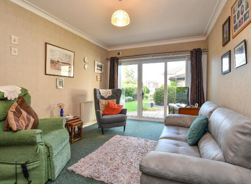 8 Roseville Apartments, Bangor, BT19 1DZ