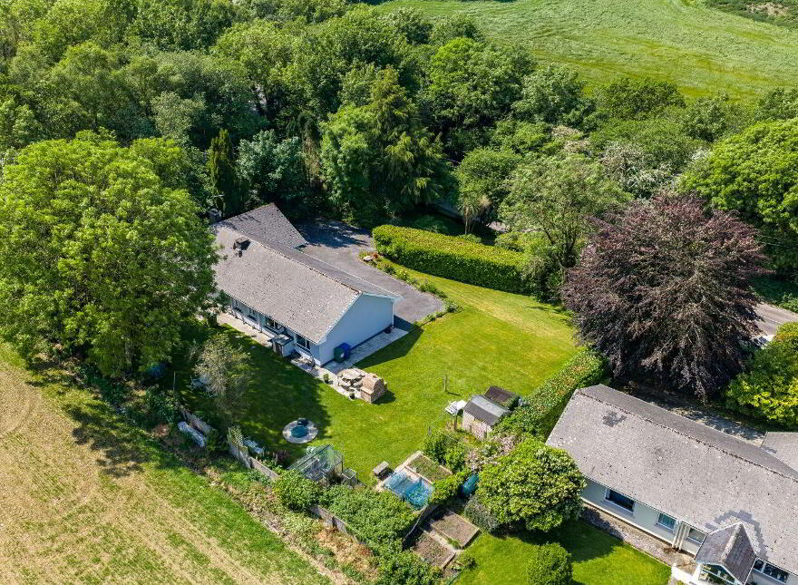 Commeen, Carrigaline, P43PX28