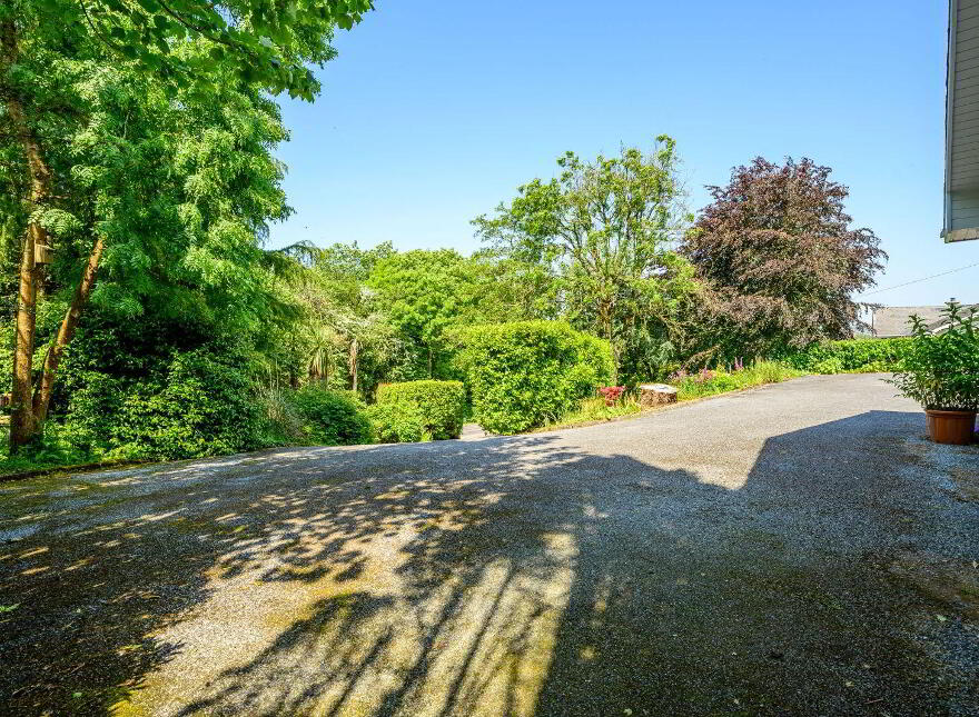 Commeen, Carrigaline, P43PX28