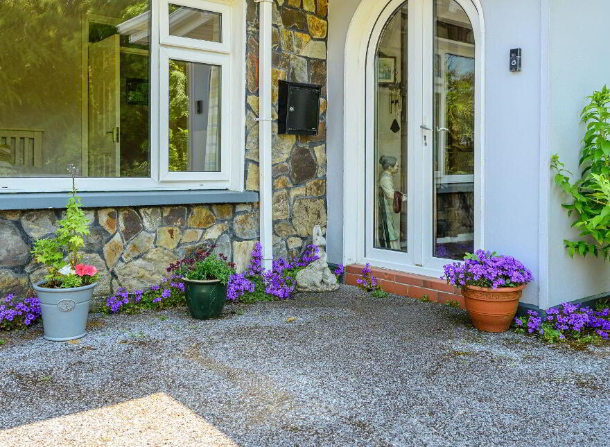 Commeen, Carrigaline, P43PX28