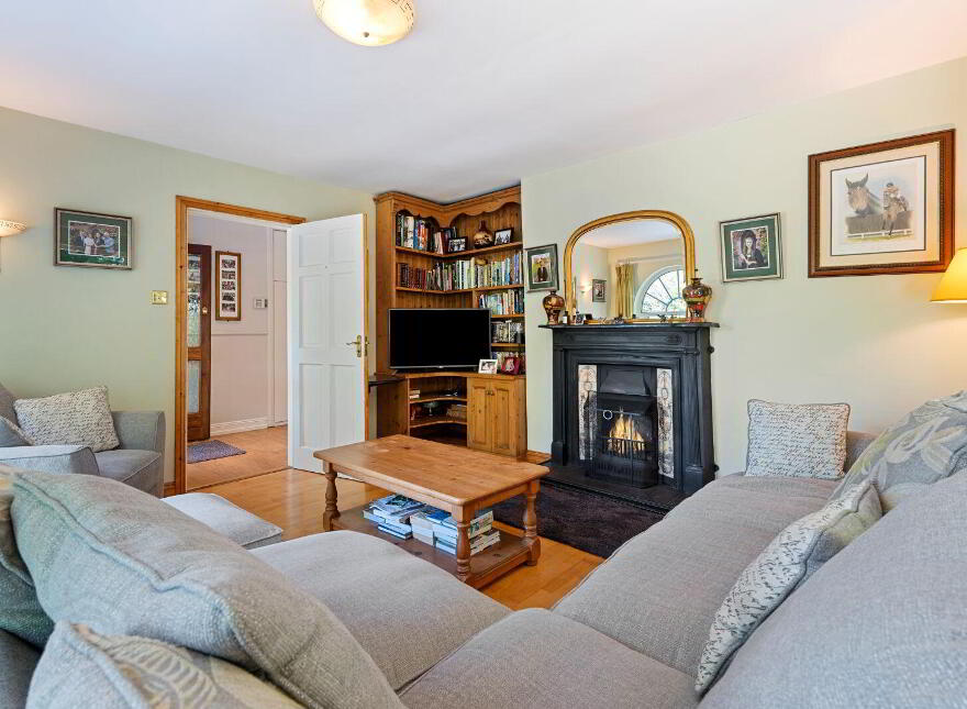 Commeen, Carrigaline, P43PX28