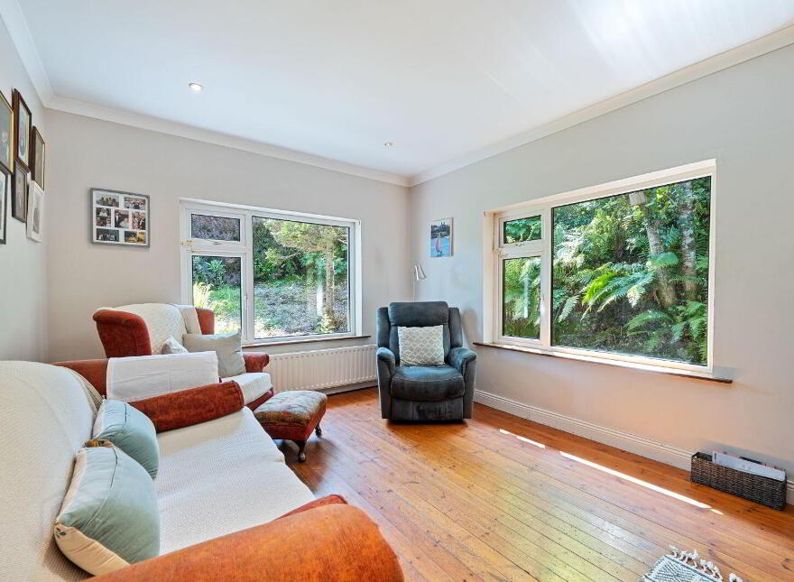Commeen, Carrigaline, P43PX28