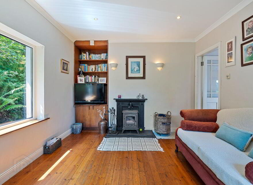 Commeen, Carrigaline, P43PX28