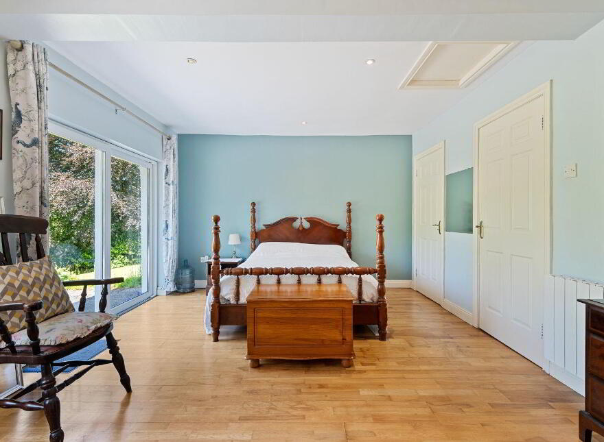Commeen, Carrigaline, P43PX28