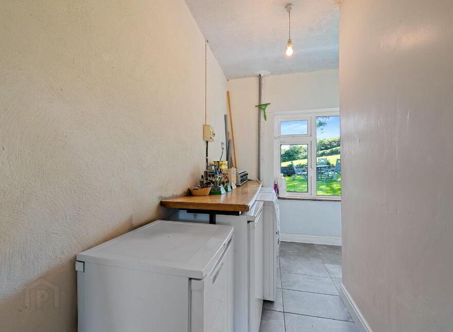 Commeen, Carrigaline, P43PX28