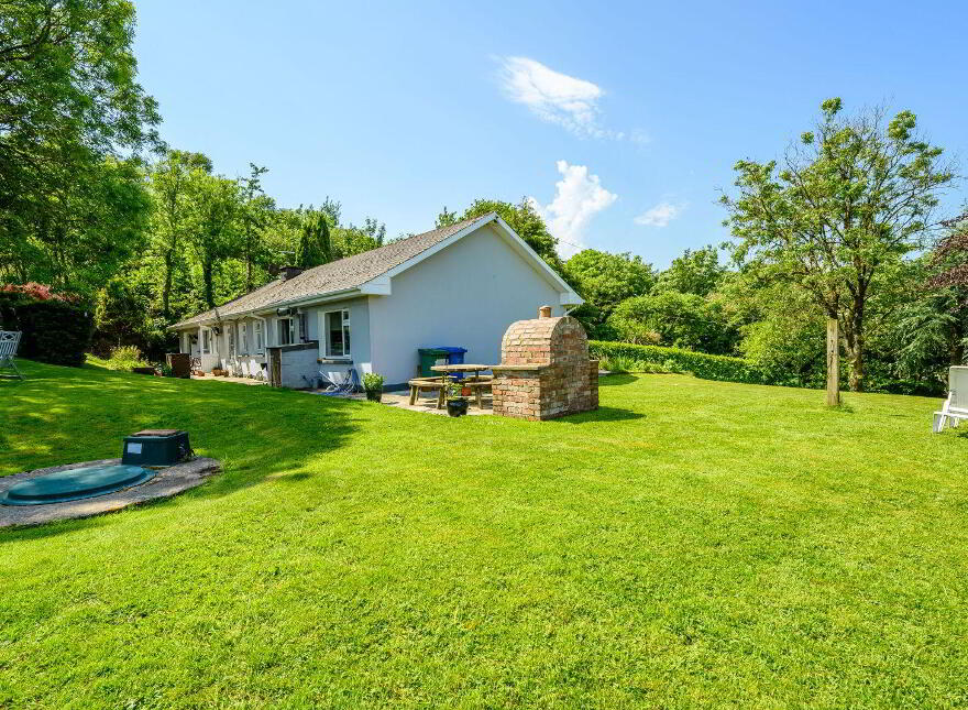 Commeen, Carrigaline, P43PX28