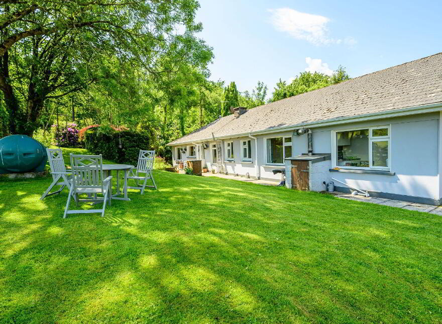 Commeen, Carrigaline, P43PX28