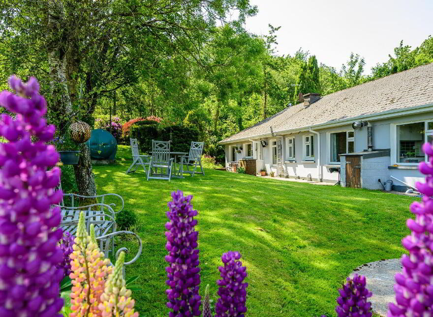 Commeen, Carrigaline, P43PX28
