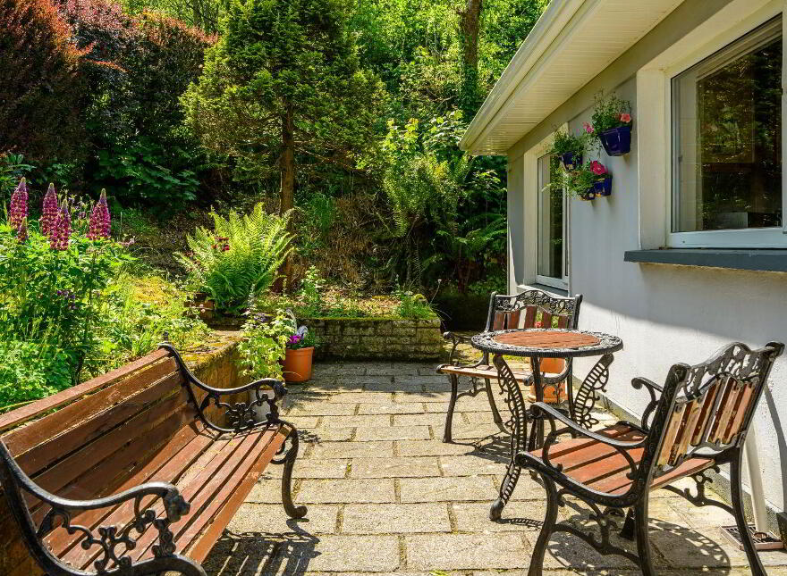 Commeen, Carrigaline, P43PX28